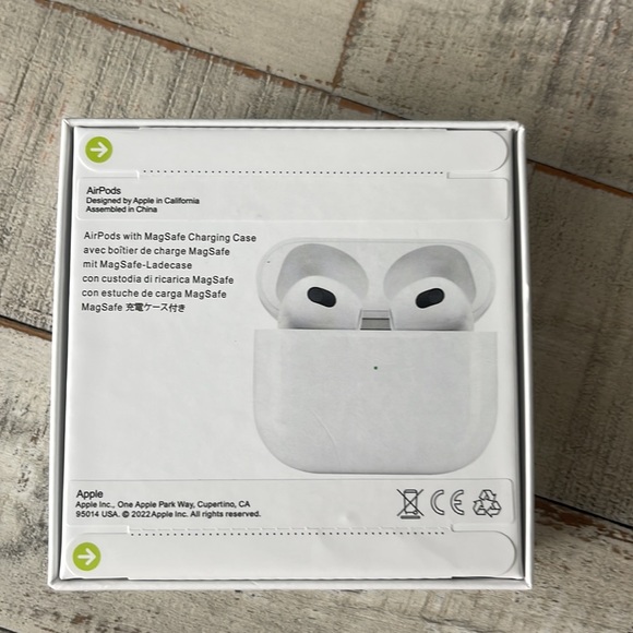 NIB Apple AirPods Pro with MagSafe Charging Case - Picture 3 of 11